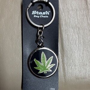 Stash Key Chain with Green Leaf Design